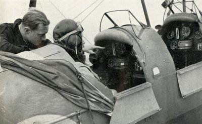 Pilot RAF se učil létat během druhé světové války, 1941. od Charles Brown