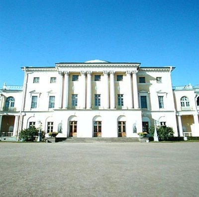 Fasáda Cour dHonneur od Charles Cameron