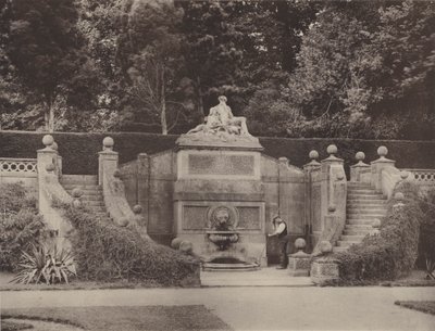 Nástěnná fontána v zahradě v Bowoodu, Wilts od Charles Latham