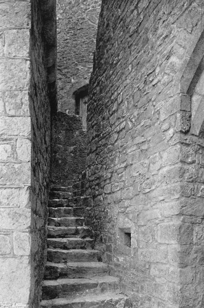 Schodiště do kaple a hradeb od Charles Latham