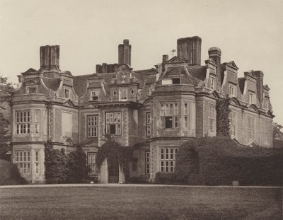 Swateley Hall, Uxbridge, vstupní průčelí od Charles Latham