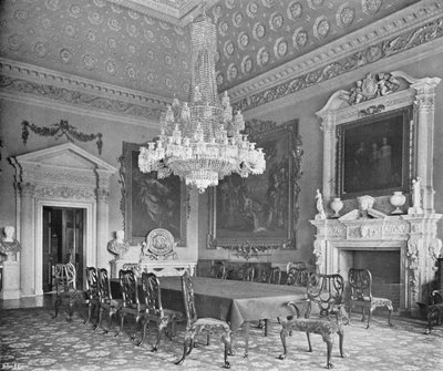 Saloon od Charles Latham