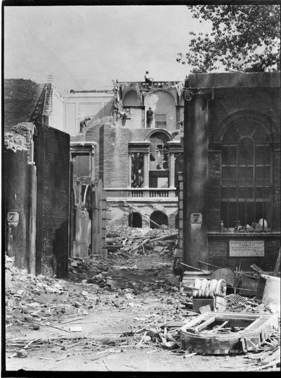 Pembroke House, Whitehall Gardens, Whitehall, City of Westminster, GLA, konec 30. let 20. století. od Charles William Prickett