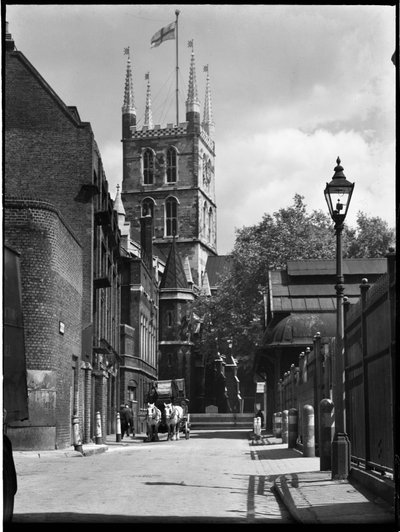 Southwark Cathedral, Montague Close, Southwark, Greater London Authority, 30. léta 20. století. od Charles William Prickett