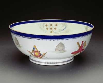 Famille Rose Export Masonic Bowl, období Qianlong, 1736-95 (porcelán) (viz také 133044 & 133046) od Chinese School