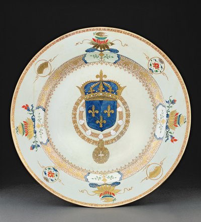Velká zbrojní nabíječka s pažemi francouzského krále, kolem roku 1730 (porcelán) od Chinese School