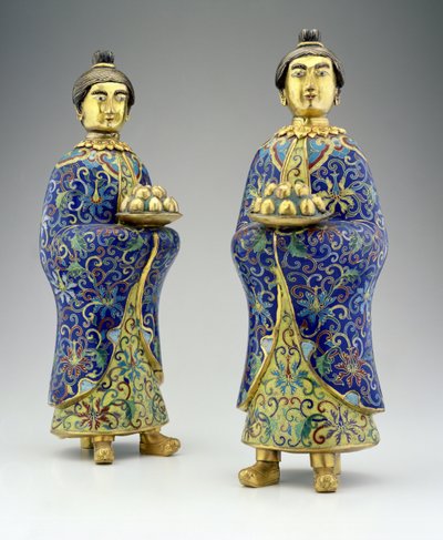 Pár obsluhujících, období Qianlong, 1736-95 (cloisonne enamel) od Chinese School