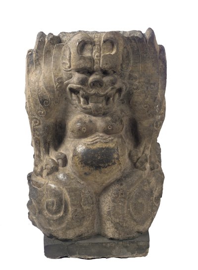 Dřepící strážce-démon, provincie Hebei, období dělení, 550-577 (tmavý vápenec) od Chinese School