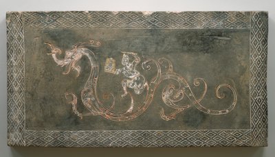 Tomb Brick, 206 př. nl-AD 09 (hliněné nádobí s červeným a bílým pigmentem) od Chinese School Chinese School