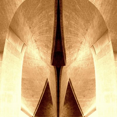 Sepia – architektonická symetrie od Christina Sillen