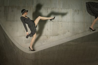 Módní póza v puntíkovaném vzoru od Christine von Diepenbroek
