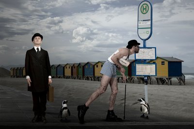 Surrealističtí tučňáci v plážovém autobusu od Christine von Diepenbroek