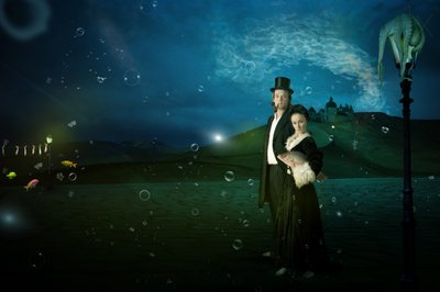 Surrealistický pár a chobotnice od Christine von Diepenbroek