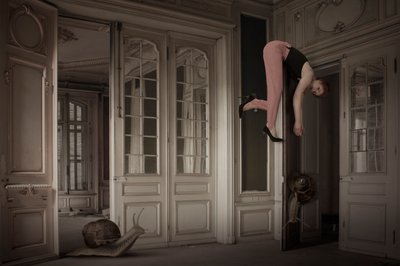 Žena-hlemýžď vzhůru nohama od Christine von Diepenbroek