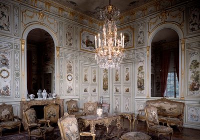 Pohled do velkého obývacího pokoje Chateau de Champs sur Marne. Zdobil Christophe Huet (1700-1759) od Christophe Huet