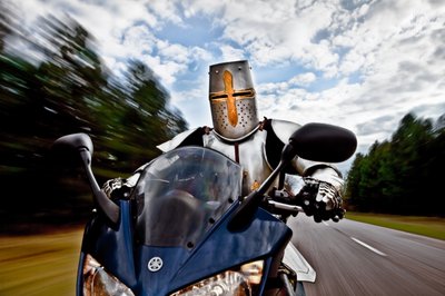 Rytíř na motocyklu od Christophe Kiciak