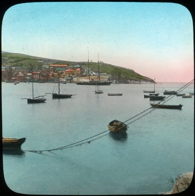 Polruan z Fowey, Cornwall, konec 19. nebo začátek 20. století. od Church Army Lantern Department