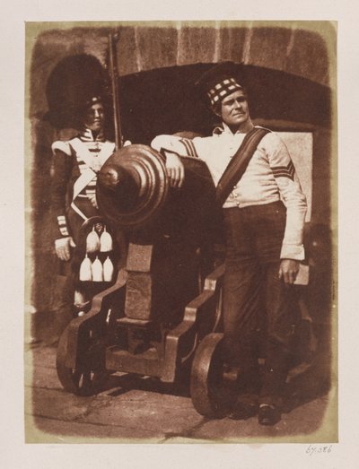 Artilleryman and Highlander, Edinburgh Castle (tisk ze slaného papíru z kalotypového negativu) od David Octavius Hill