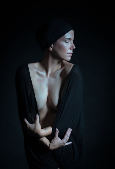 Zamyšlená žena od Denisa Justusová Šumcová