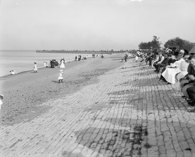Před německou budovou., Jackson Park, Chicago, c.1900 od Detroit Publishing Co.
