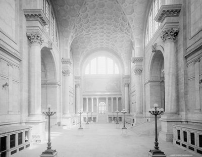 Hlavní čekárna, Pennsylvania Station, New York, cca 1910 (černobílá fotografie) od Detroit Publishing Co.