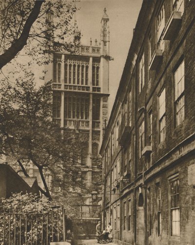 Pinnacled Tower of the Records Office z Cliffords Inn, c1935. od Donald McLeish
