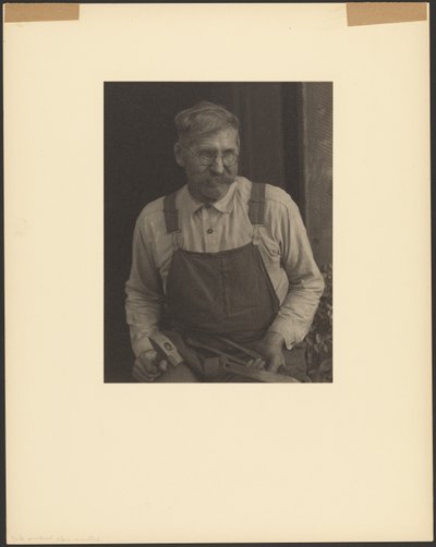 [James Duff, houslista, Hazard, Kentucky, nástroje pro držení] od Doris Ulmann