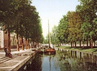 Plachetní člun na Princess Canal v Haagu, 1890-1900 od Dutch Photographer