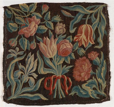 Gobelínový povlak na polštář s vyobrazením tulipánů apod., možná vyrobeno v Holandsku od Dutch School