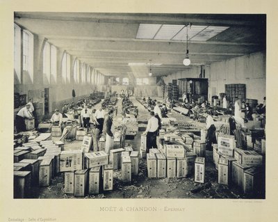 Balicí krabice pro přepravu, od La France Vinicole, vydané Moet & Chandon, Epernay (photolitho) od E.M. Choque