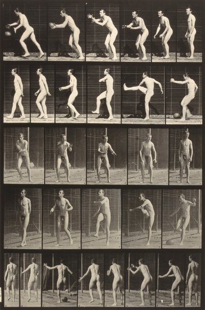 Pohyb zvířat (deska 300) (Muž kopající do míče) od Eadweard Muybridge