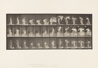 Talíř 233. Zvedací šátek, nasazování kolem ramen, otáčení od Eadweard Muybridge