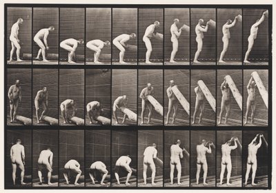 Talíř 382. Lifting A Log on End, 1872-1885 od Eadweard Muybridge