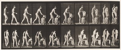 Talíř 415. Toaleta, příprava na oblékání od Eadweard Muybridge