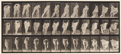 Talíř 416. Záchod, Oblékání od Eadweard Muybridge