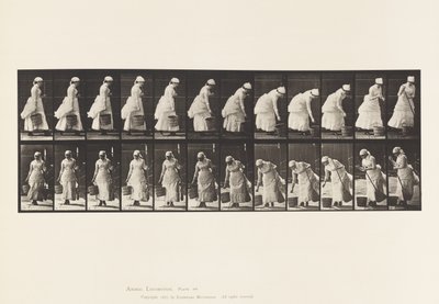 Talíř 437. Postavení kbelíku a příprava na zametání od Eadweard Muybridge