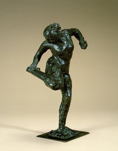 Dancer Holding Her Foot, cca 1900-10 (bronz) od Edgar Degas