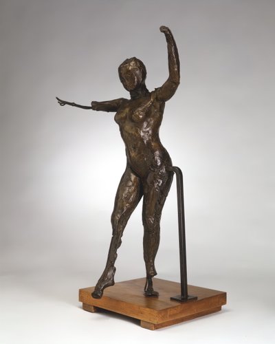 Tanečník se pohybuje vpřed, paže zvednuté, pravá noha vpřed, c. 1882-1895 obsazení 1919-1932. od Edgar Degas