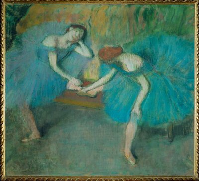 Dva tanečníci odpočívají nebo Dva tanečníci v modrém (pastel) od Edgar Degas