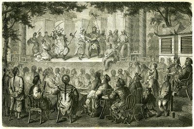 Pohled na reprezentaci Opery de Pekin (Peking), Čína, po cestovním příběhu Madame de Bourboulon. Rytina podle kresby od Vaumorta v „“Le Tour du Monde, Nouveau journal des Voyages“, editoval Edouard Charton, Paříž od Edouard Vaumort