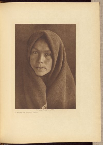Žena z Kiusty - Haida od Edward S. Curtis