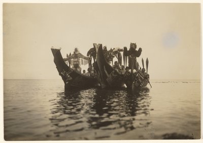 [Brzy uslyšíme jejich zpěvy pýchy a chvály] od Edward S. Curtis