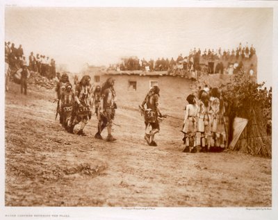 Hadí tanečníci vstupující na náměstí od Edward Sheriff (after) Curtis