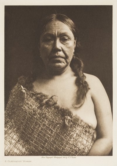 Žena z kmene Clayoguotů od Edward Sheriff Curtis