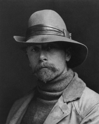 Edward S. Curtis (1868-1952) americký fotograf, který pracoval pod patronátem JohnaPierpontMorgana, zajímal se o indiány a vydal o nich jakousi encyklopedii ("The North American Indian") od Edward Sheriff Curtis