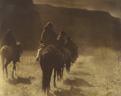 The Vanishing Race Navaho Plate 1, Volume 1 ze série The North American Indian, c. 1904 (oroton) od Edward Sheriff Curtis
