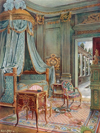 Vyřezávaná a pozlacená klenutá postel. Bureau-Toilette (nebo Petit Secretaire) v Marqueterie. Cartonnier v zeleném laku od Edwin John Foley