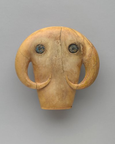 Amulet v podobě hlavy býka, cca 3500-3100 př.nl od Egyptian