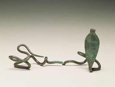 Hůlka ve formě uraea, z hrobky 5 v Ramesseum, Théby, Střední říše, 1773-1650 př.nl (slitina mědi) od Egyptian 13th Dynasty