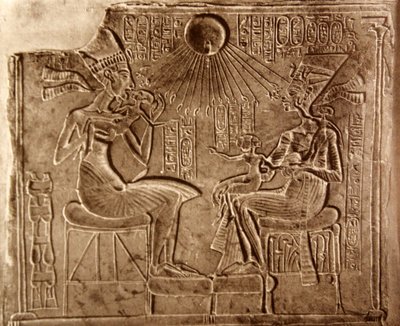 Achnaton a jeho rodina, z Achetaten (moderní Tell el-Amarna). od Egyptian 18th Dynasty